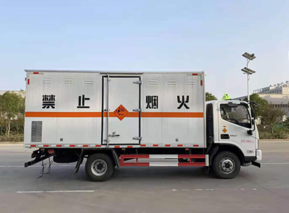 刚察爆破器材运输车